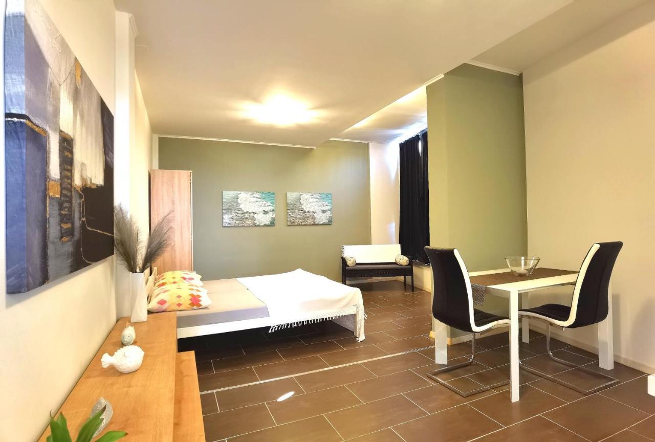 Apartments Ella 希贝尼克 外观 照片