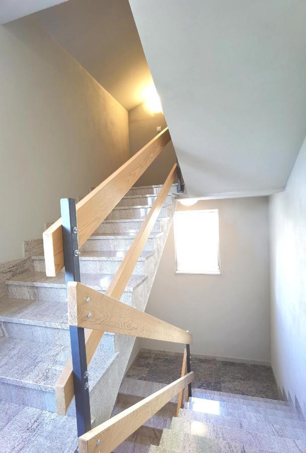 Apartments Ella 希贝尼克 外观 照片