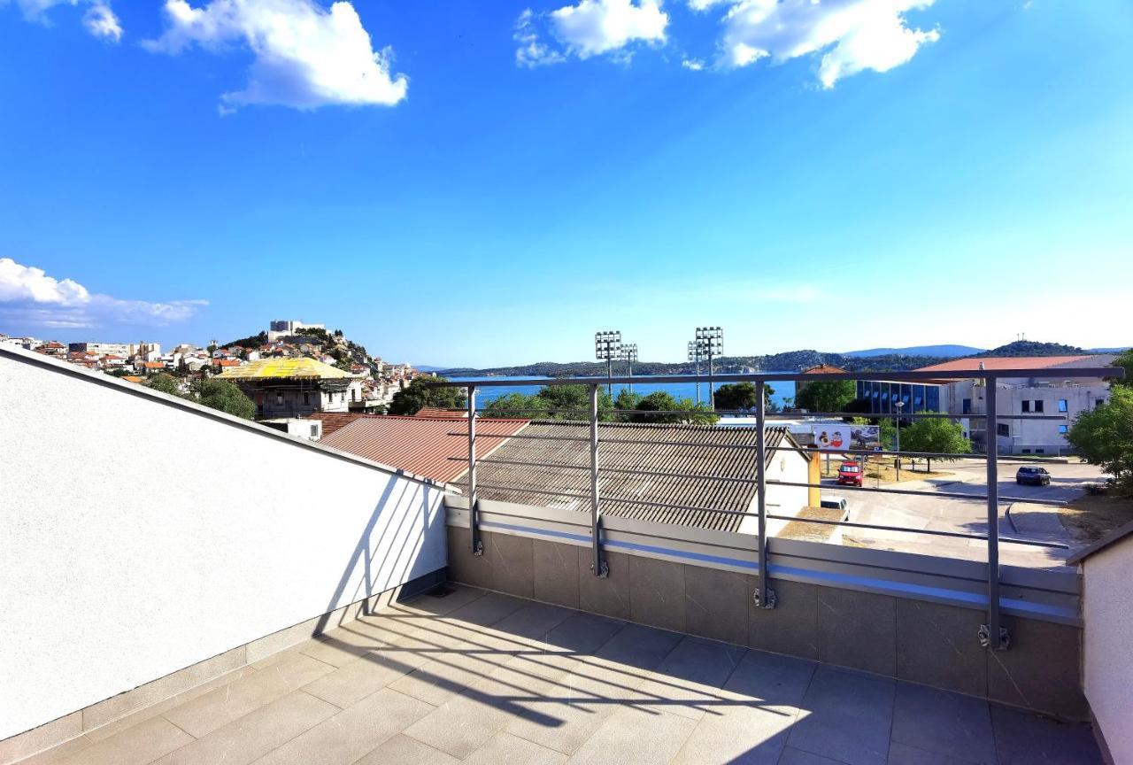 Apartments Ella 希贝尼克 外观 照片