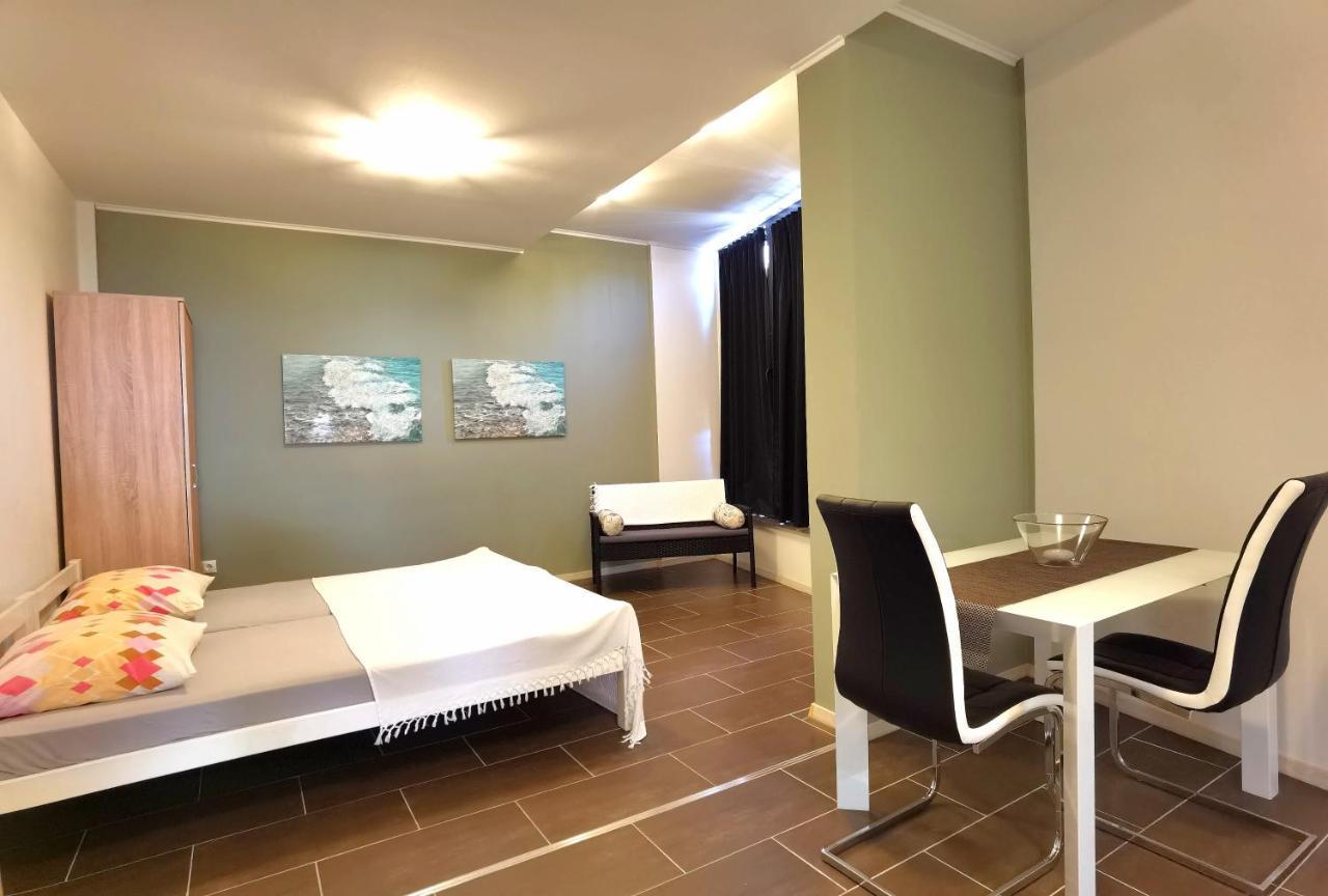 Apartments Ella 希贝尼克 外观 照片