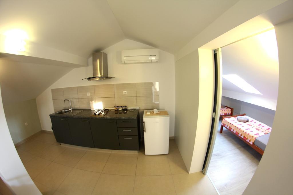 Apartments Ella 希贝尼克 客房 照片