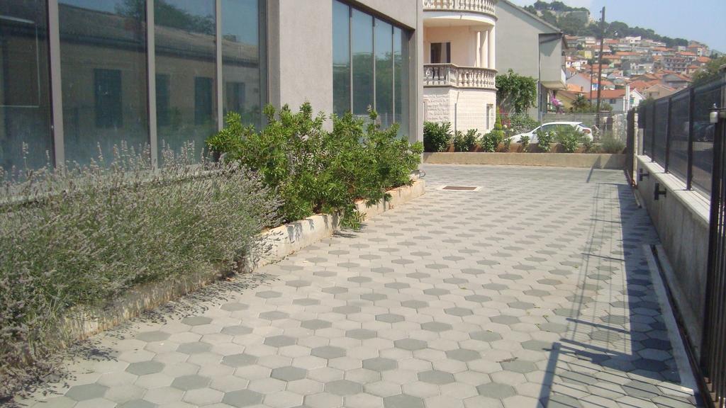 Apartments Ella 希贝尼克 客房 照片