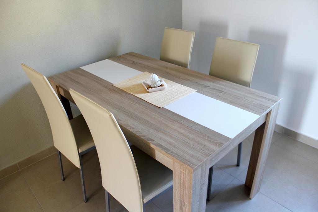 Apartments Ella 希贝尼克 客房 照片