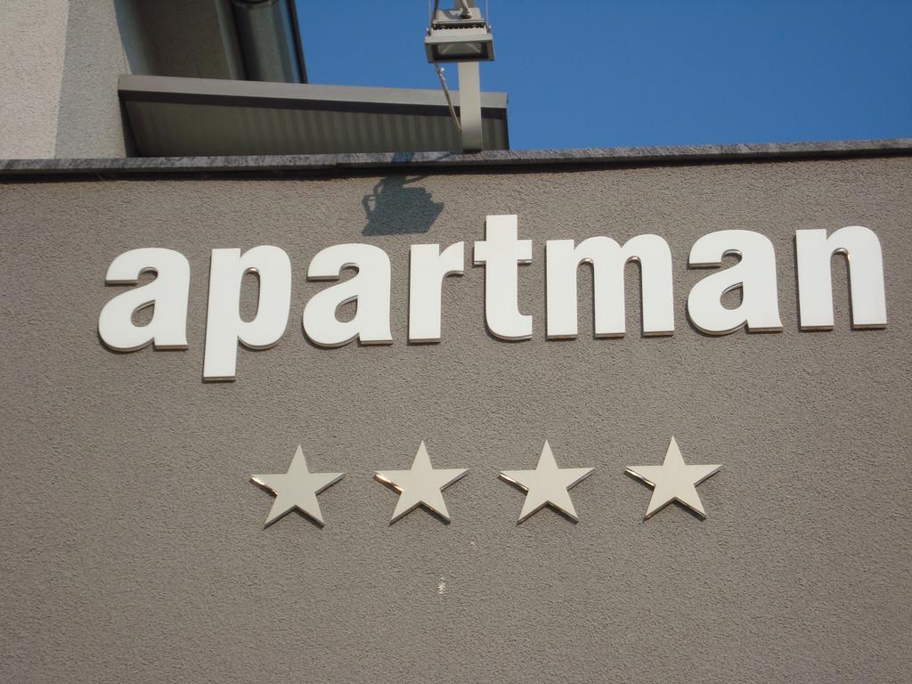 Apartments Ella 希贝尼克 外观 照片