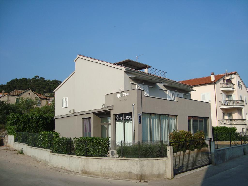 Apartments Ella 希贝尼克 外观 照片